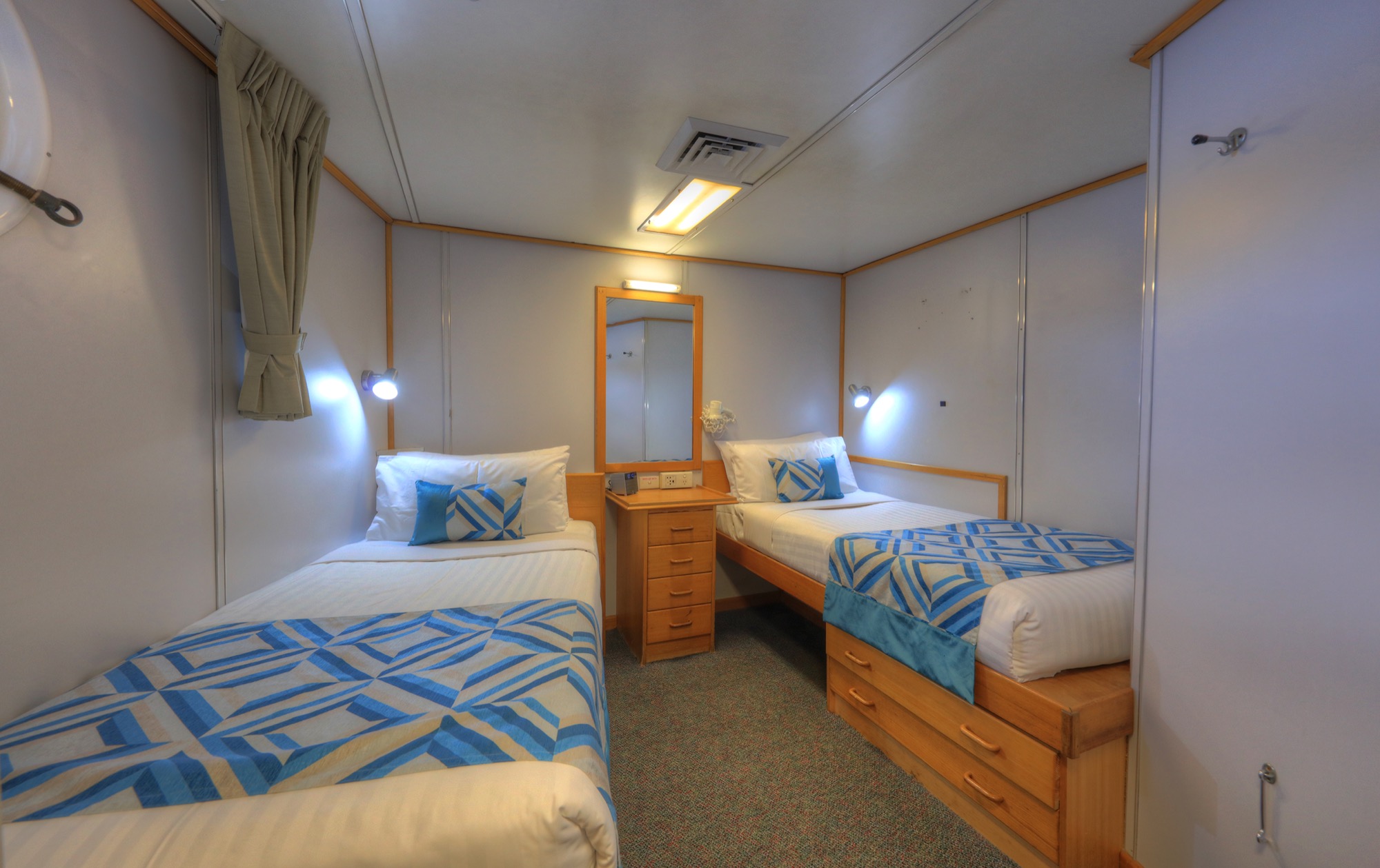 Coral Expeditions Coral Expeditions I Cabin.jpg
